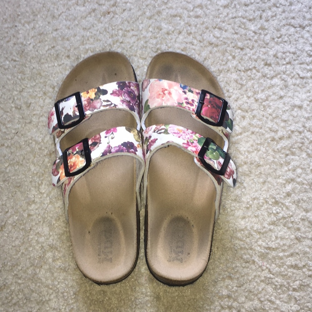Flowered cork sandals